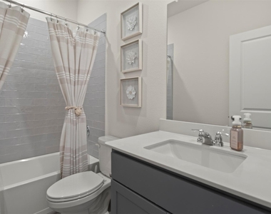 4125 Fern Loop - Photo Thumbnail 19
