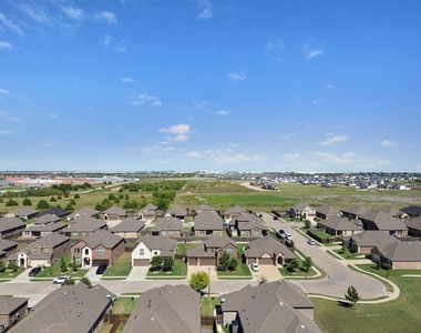 4125 Fern Loop - Photo Thumbnail 33