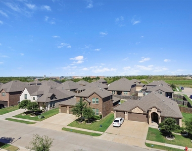 4125 Fern Loop - Photo Thumbnail 31
