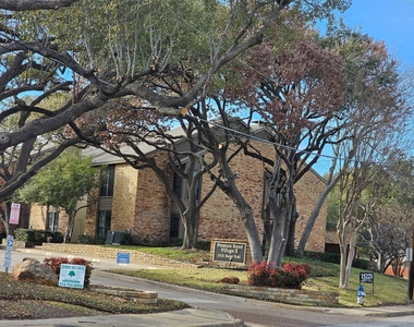 15221 Berry Trail - Photo Thumbnail 12
