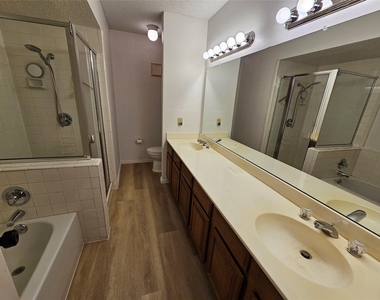 15221 Berry Trail - Photo Thumbnail 11