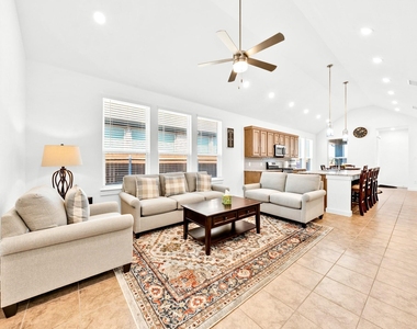3928 Bison Lane - Photo Thumbnail 4