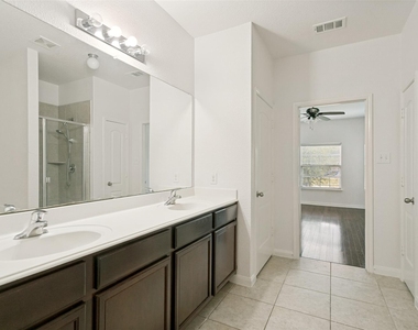 215 Silverleaf Drive - Photo Thumbnail 21