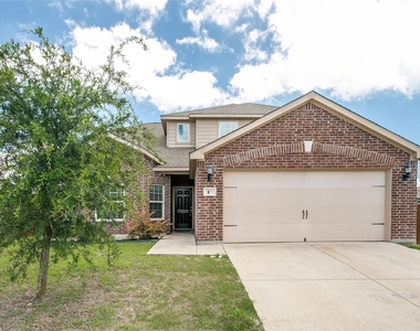 215 Silverleaf Drive - Photo Thumbnail 3