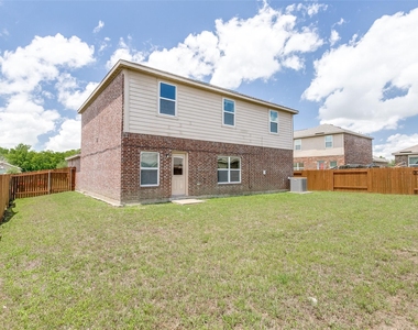 215 Silverleaf Drive - Photo Thumbnail 26