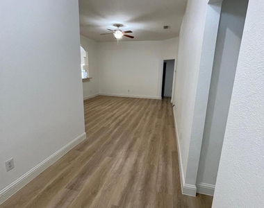 2049 Sunny Side Drive - Photo Thumbnail 5