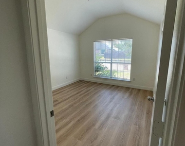 2049 Sunny Side Drive - Photo Thumbnail 19