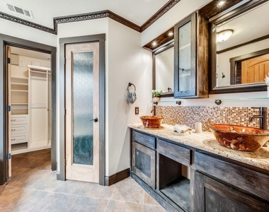 5604 Parkplace Drive - Photo Thumbnail 7
