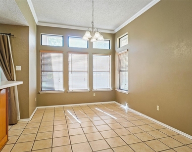 1109 W Hills Terrace - Photo Thumbnail 3