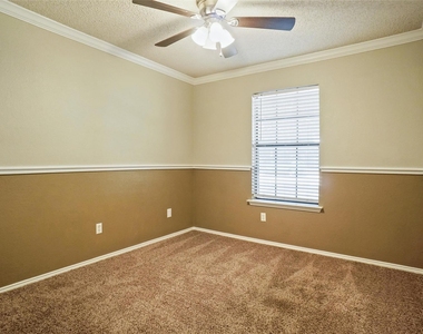1109 W Hills Terrace - Photo Thumbnail 13