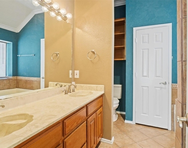 1109 W Hills Terrace - Photo Thumbnail 9