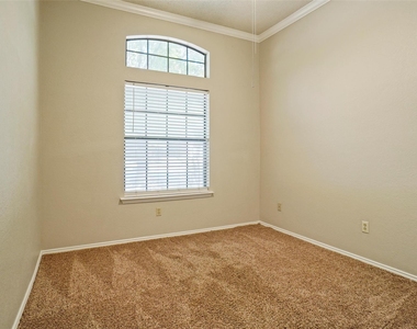 1109 W Hills Terrace - Photo Thumbnail 12