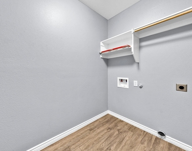 2909 S Scullin Avenue - Photo Thumbnail 19