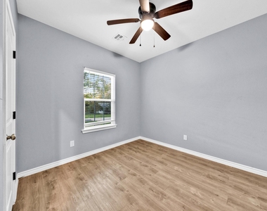 2909 S Scullin Avenue - Photo Thumbnail 12