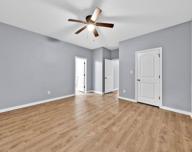 2909 S Scullin Avenue - Photo Thumbnail 13