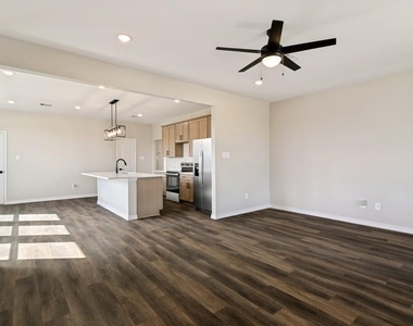 1428 Brushy Creek Drive - Photo Thumbnail 4
