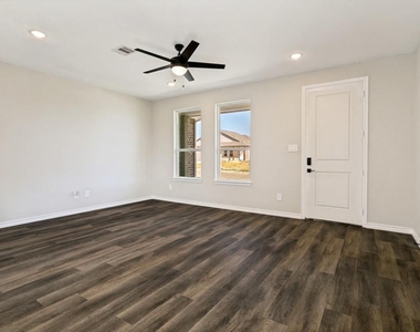1428 Brushy Creek Drive - Photo Thumbnail 6