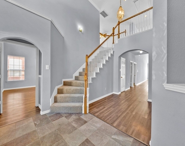 17935 Mary Margaret Street - Photo Thumbnail 9