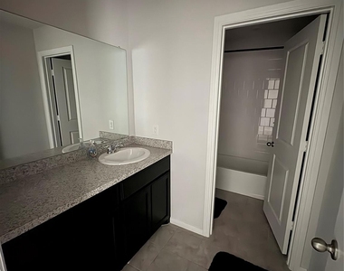 16721 Porterfield Lane - Photo Thumbnail 27