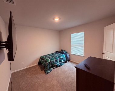 16721 Porterfield Lane - Photo Thumbnail 9