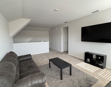 16721 Porterfield Lane - Photo Thumbnail 24