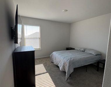 16721 Porterfield Lane - Photo Thumbnail 21