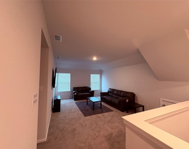16721 Porterfield Lane - Photo Thumbnail 7