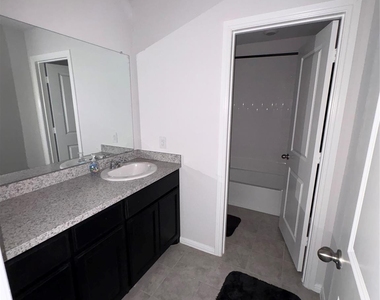 16721 Porterfield Lane - Photo Thumbnail 26