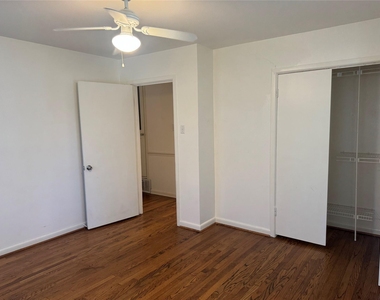 514 W Ridgewood Drive - Photo Thumbnail 8