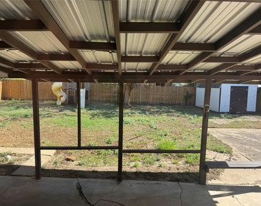 514 W Ridgewood Drive - Photo Thumbnail 21