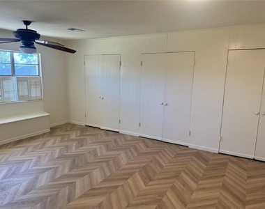 514 W Ridgewood Drive - Photo Thumbnail 5