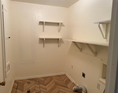 514 W Ridgewood Drive - Photo Thumbnail 16