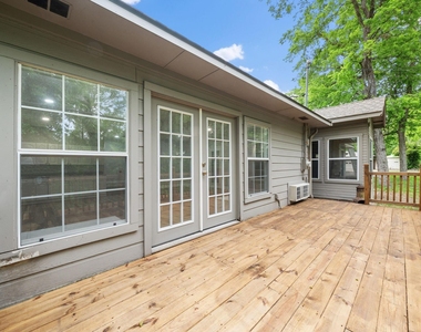 306 Westpark Drive N - Photo Thumbnail 28