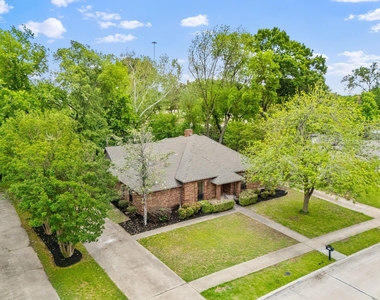 306 Westpark Drive N - Photo Thumbnail 32