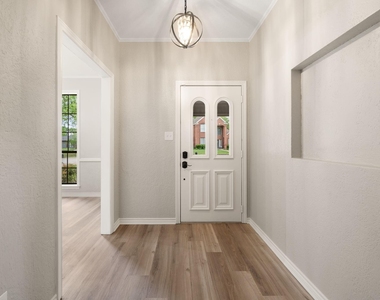 306 Westpark Drive N - Photo Thumbnail 26