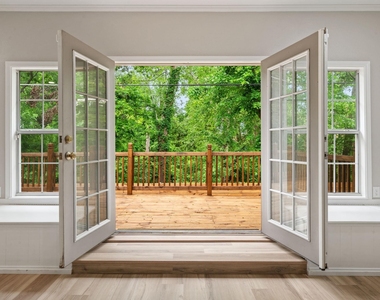 306 Westpark Drive N - Photo Thumbnail 2