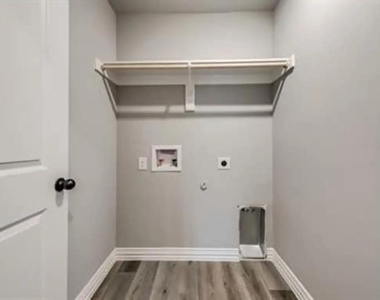 1118 Oak Drive - Photo Thumbnail 11