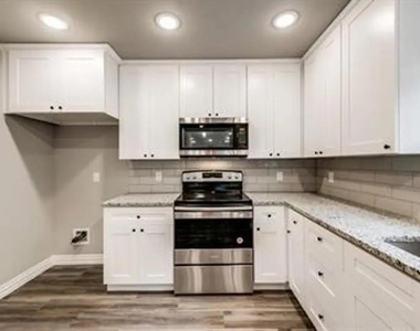 1118 Oak Drive - Photo Thumbnail 10