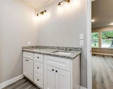 1118 Oak Drive - Photo Thumbnail 19