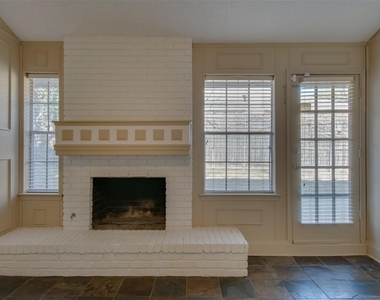 5605 Trails Edge Drive - Photo Thumbnail 6
