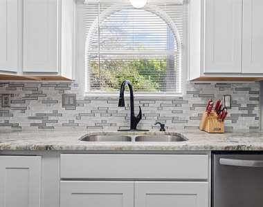 129 Texas Avenue - Photo Thumbnail 7