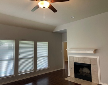 1208 Lazy Lane - Photo Thumbnail 7