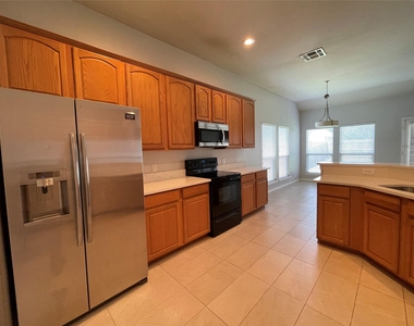 1208 Lazy Lane - Photo Thumbnail 13