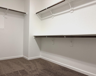 5030 Royal Springs Drive - Photo Thumbnail 19