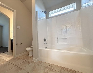 5030 Royal Springs Drive - Photo Thumbnail 32
