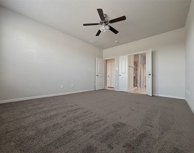 5030 Royal Springs Drive - Photo Thumbnail 13