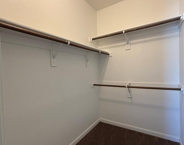 5030 Royal Springs Drive - Photo Thumbnail 27