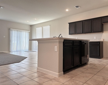 5030 Royal Springs Drive - Photo Thumbnail 5