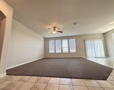 5030 Royal Springs Drive - Photo Thumbnail 9