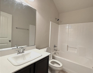 5030 Royal Springs Drive - Photo Thumbnail 23